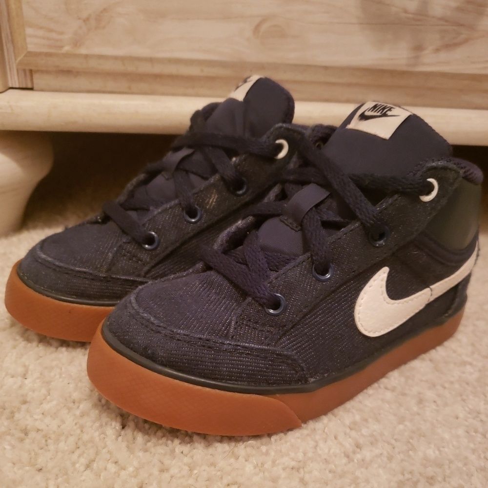 Nike Capri Mid 3